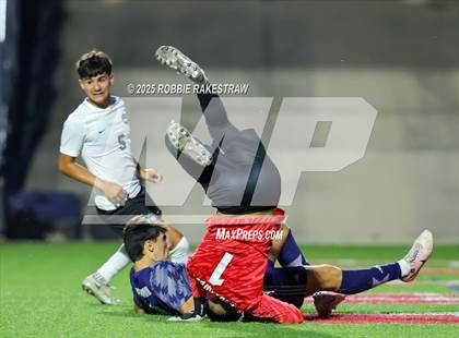 Thumbnail 3 in Walnut Grove vs. Southwest (UIL 5A Soccer Division I Final) photogallery.