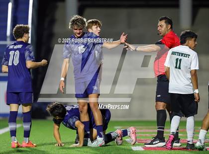 Thumbnail 1 in Walnut Grove vs. Southwest (UIL 5A Soccer Division I Final) photogallery.