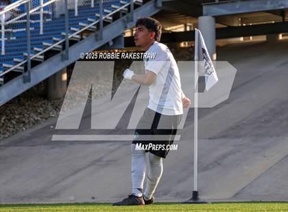 Thumbnail 3 in Walnut Grove vs. Southwest (UIL 5A Soccer Division I Final) photogallery.