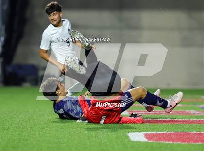 Thumbnail 2 in Walnut Grove vs. Southwest (UIL 5A Soccer Division I Final) photogallery.