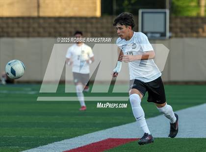 Thumbnail 3 in Walnut Grove vs. Southwest (UIL 5A Soccer Division I Final) photogallery.