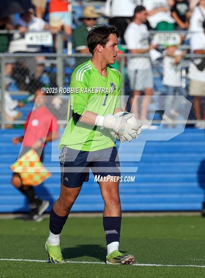 Thumbnail 1 in Walnut Grove vs. Southwest (UIL 5A Soccer Division I Final) photogallery.