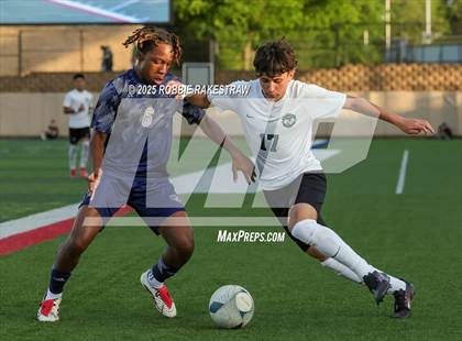 Thumbnail 1 in Walnut Grove vs. Southwest (UIL 5A Soccer Division I Final) photogallery.