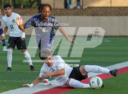 Thumbnail 2 in Walnut Grove vs. Southwest (UIL 5A Soccer Division I Final) photogallery.