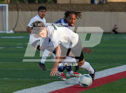 Thumbnail 3 in Walnut Grove vs. Southwest (UIL 5A Soccer Division I Final) photogallery.