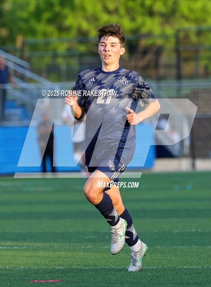 Thumbnail 3 in Walnut Grove vs. Southwest (UIL 5A Soccer Division I Final) photogallery.