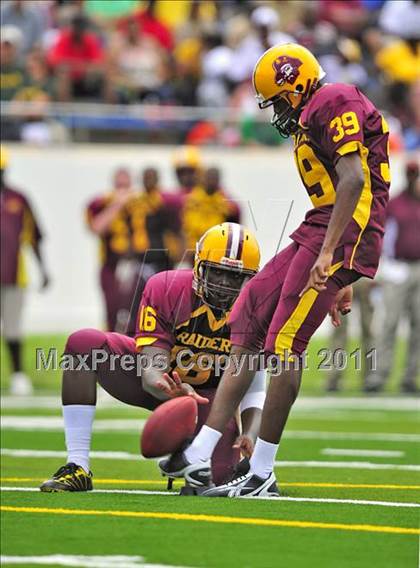 Thumbnail 1 in Skyline vs. Glades Central (Gridiron Challenge) photogallery.