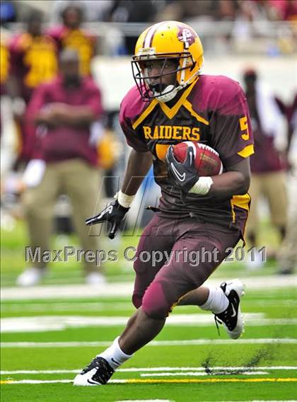 Thumbnail 2 in Skyline vs. Glades Central (Gridiron Challenge) photogallery.