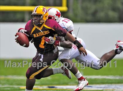 Thumbnail 1 in Skyline vs. Glades Central (Gridiron Challenge) photogallery.