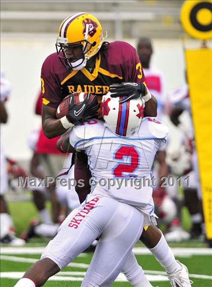 Thumbnail 1 in Skyline vs. Glades Central (Gridiron Challenge) photogallery.