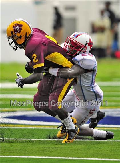 Thumbnail 1 in Skyline vs. Glades Central (Gridiron Challenge) photogallery.