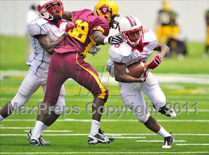 Thumbnail 1 in Skyline vs. Glades Central (Gridiron Challenge) photogallery.