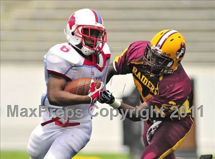 Thumbnail 1 in Skyline vs. Glades Central (Gridiron Challenge) photogallery.