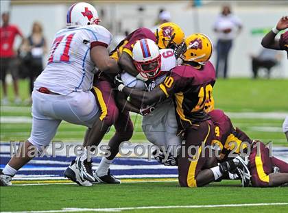 Thumbnail 2 in Skyline vs. Glades Central (Gridiron Challenge) photogallery.