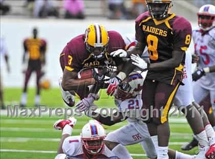 Thumbnail 3 in Skyline vs. Glades Central (Gridiron Challenge) photogallery.