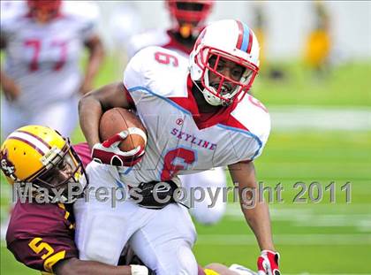 Thumbnail 3 in Skyline vs. Glades Central (Gridiron Challenge) photogallery.