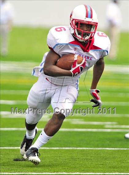 Thumbnail 3 in Skyline vs. Glades Central (Gridiron Challenge) photogallery.