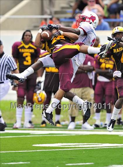 Thumbnail 1 in Skyline vs. Glades Central (Gridiron Challenge) photogallery.