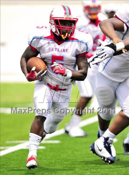 Thumbnail 1 in Skyline vs. Glades Central (Gridiron Challenge) photogallery.