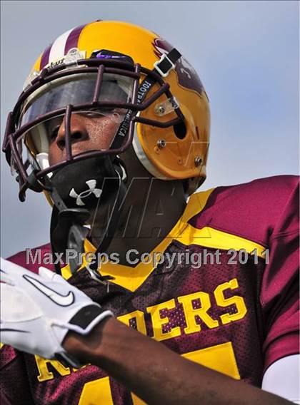 Thumbnail 1 in Skyline vs. Glades Central (Gridiron Challenge) photogallery.