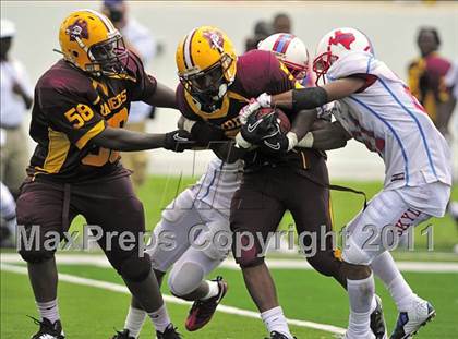 Thumbnail 3 in Skyline vs. Glades Central (Gridiron Challenge) photogallery.