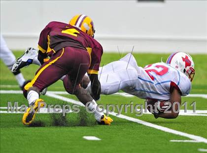 Thumbnail 3 in Skyline vs. Glades Central (Gridiron Challenge) photogallery.