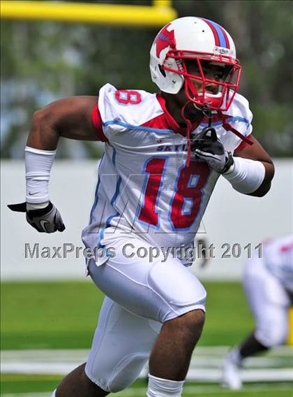 Thumbnail 2 in Skyline vs. Glades Central (Gridiron Challenge) photogallery.