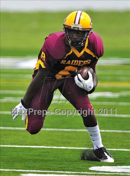 Thumbnail 2 in Skyline vs. Glades Central (Gridiron Challenge) photogallery.