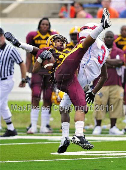 Thumbnail 2 in Skyline vs. Glades Central (Gridiron Challenge) photogallery.