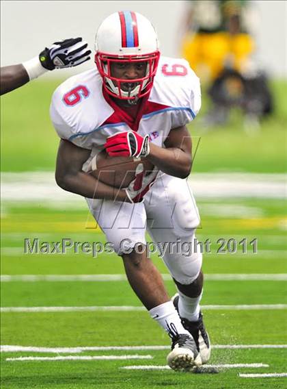 Thumbnail 3 in Skyline vs. Glades Central (Gridiron Challenge) photogallery.