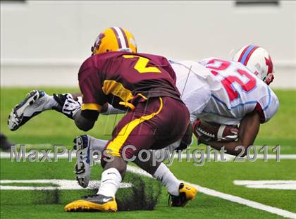 Thumbnail 2 in Skyline vs. Glades Central (Gridiron Challenge) photogallery.