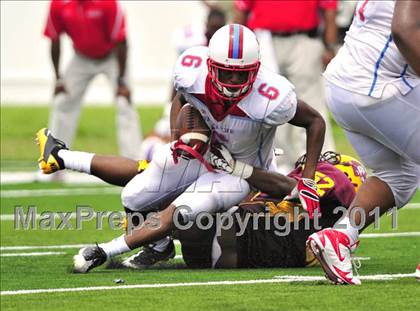 Thumbnail 3 in Skyline vs. Glades Central (Gridiron Challenge) photogallery.