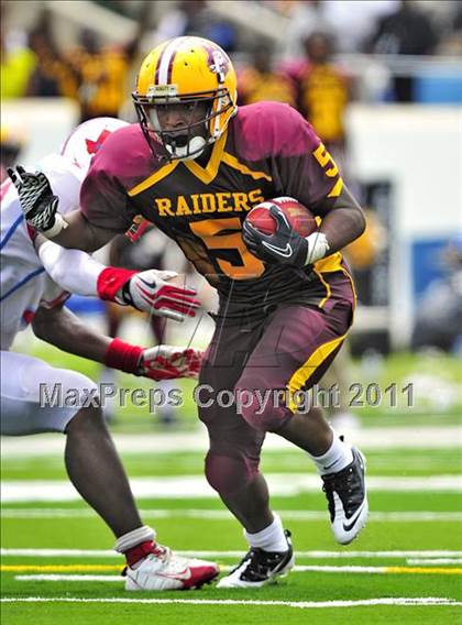 Thumbnail 3 in Skyline vs. Glades Central (Gridiron Challenge) photogallery.