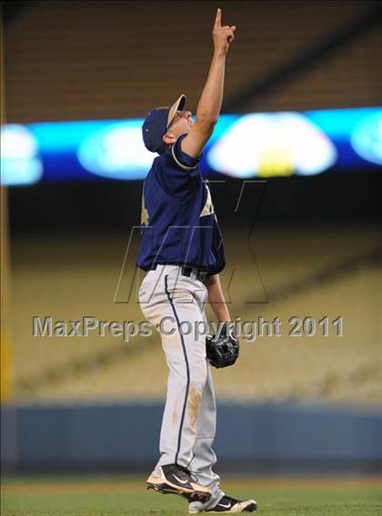 Thumbnail 2 in JW North vs. Esperanza (CIF SS D1 Final) photogallery.