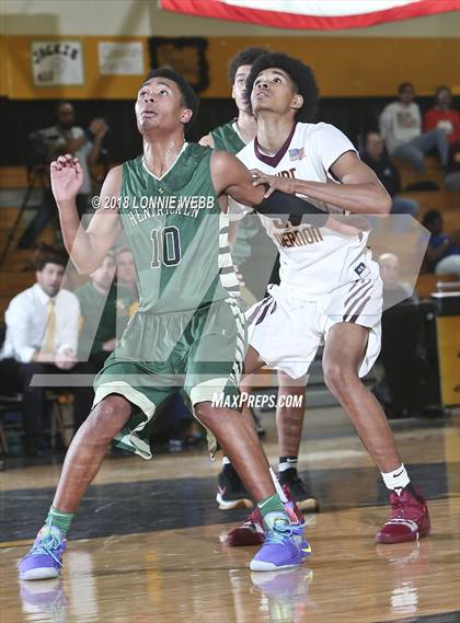 Thumbnail 3 in Mount Vernon vs Bishop Hendricken (New York Challenge) photogallery.