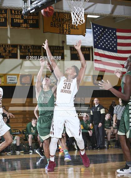 Thumbnail 2 in Mount Vernon vs Bishop Hendricken (New York Challenge) photogallery.
