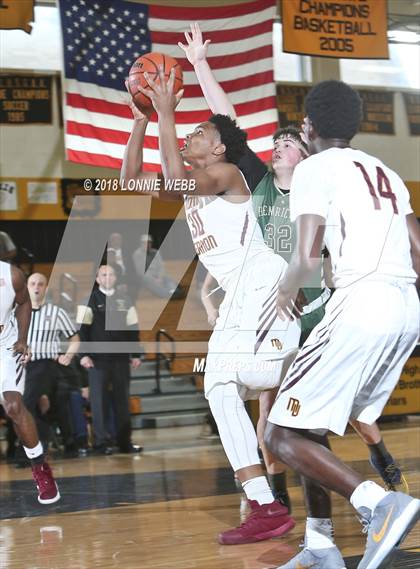 Thumbnail 1 in Mount Vernon vs Bishop Hendricken (New York Challenge) photogallery.