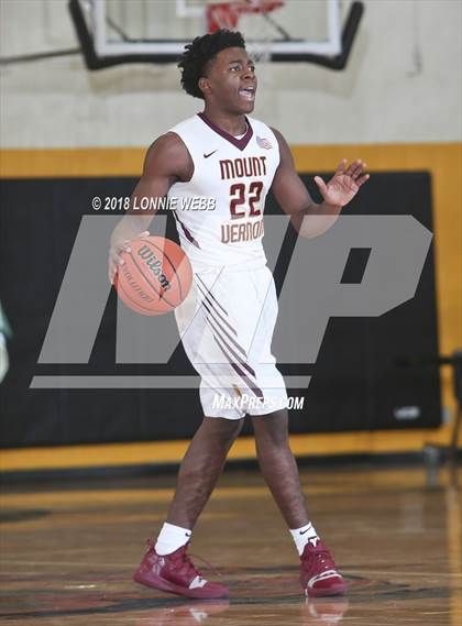 Thumbnail 3 in Mount Vernon vs Bishop Hendricken (New York Challenge) photogallery.