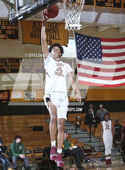 Thumbnail 2 in Mount Vernon vs Bishop Hendricken (New York Challenge) photogallery.