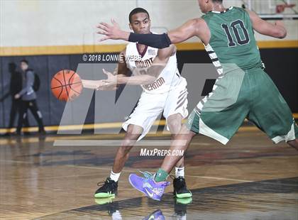 Thumbnail 1 in Mount Vernon vs Bishop Hendricken (New York Challenge) photogallery.