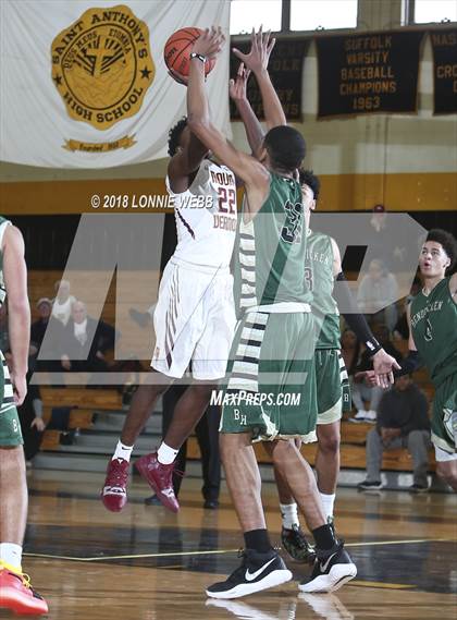 Thumbnail 2 in Mount Vernon vs Bishop Hendricken (New York Challenge) photogallery.
