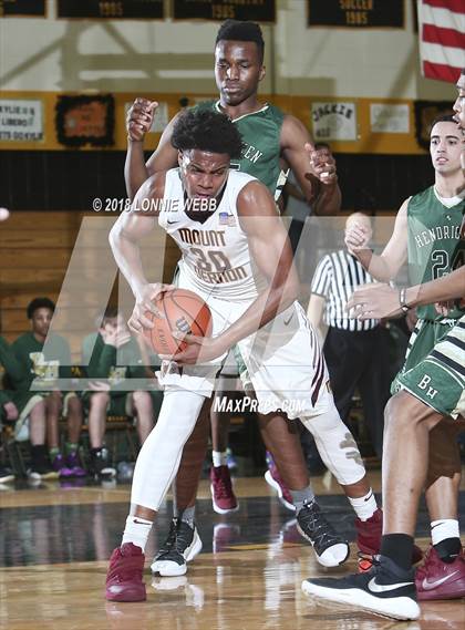 Thumbnail 2 in Mount Vernon vs Bishop Hendricken (New York Challenge) photogallery.
