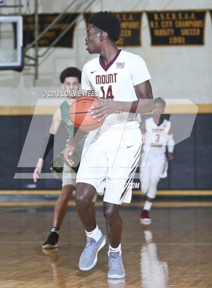 Thumbnail 2 in Mount Vernon vs Bishop Hendricken (New York Challenge) photogallery.
