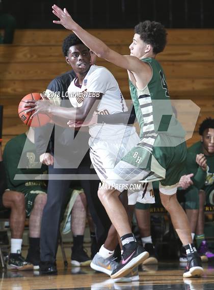 Thumbnail 3 in Mount Vernon vs Bishop Hendricken (New York Challenge) photogallery.