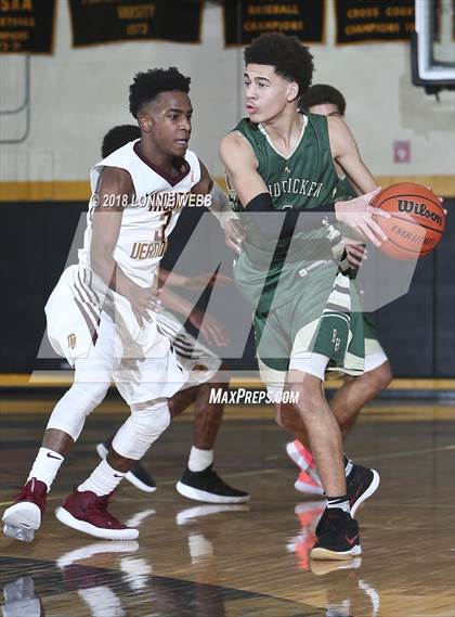 Thumbnail 1 in Mount Vernon vs Bishop Hendricken (New York Challenge) photogallery.