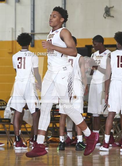 Thumbnail 3 in Mount Vernon vs Bishop Hendricken (New York Challenge) photogallery.