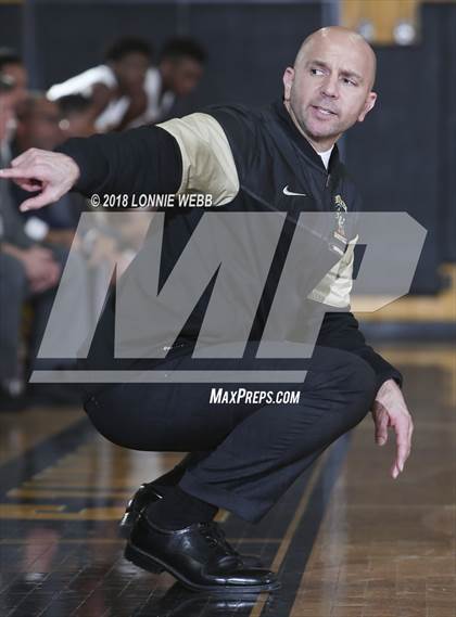 Thumbnail 3 in Mount Vernon vs Bishop Hendricken (New York Challenge) photogallery.