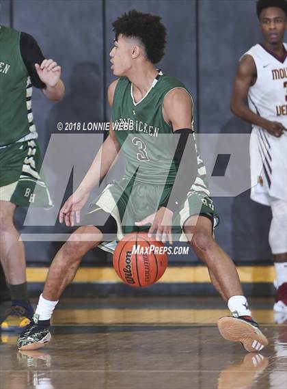 Thumbnail 1 in Mount Vernon vs Bishop Hendricken (New York Challenge) photogallery.