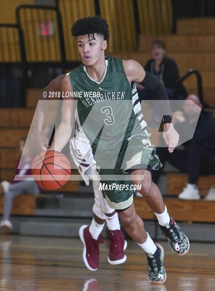 Thumbnail 3 in Mount Vernon vs Bishop Hendricken (New York Challenge) photogallery.