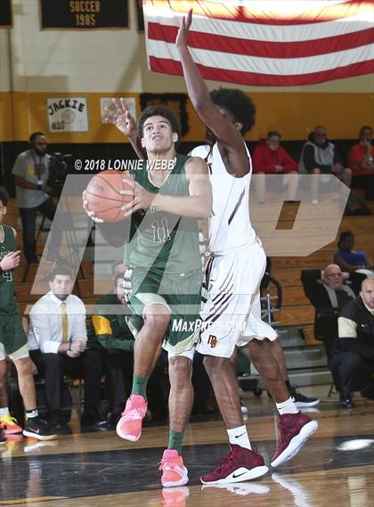 Thumbnail 3 in Mount Vernon vs Bishop Hendricken (New York Challenge) photogallery.